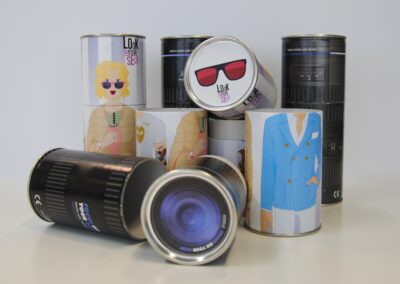 Boîtes cylindriques pour accessoires de vêtements